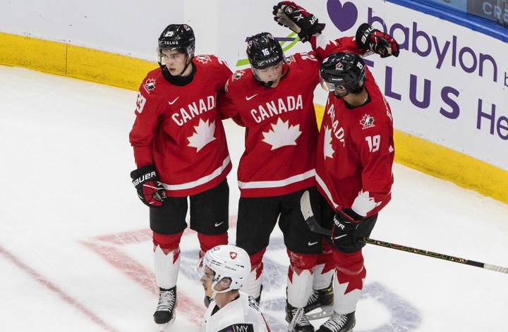 Byfield leads Canada to 10-0 win over Switzerland at world junior hockey tournament