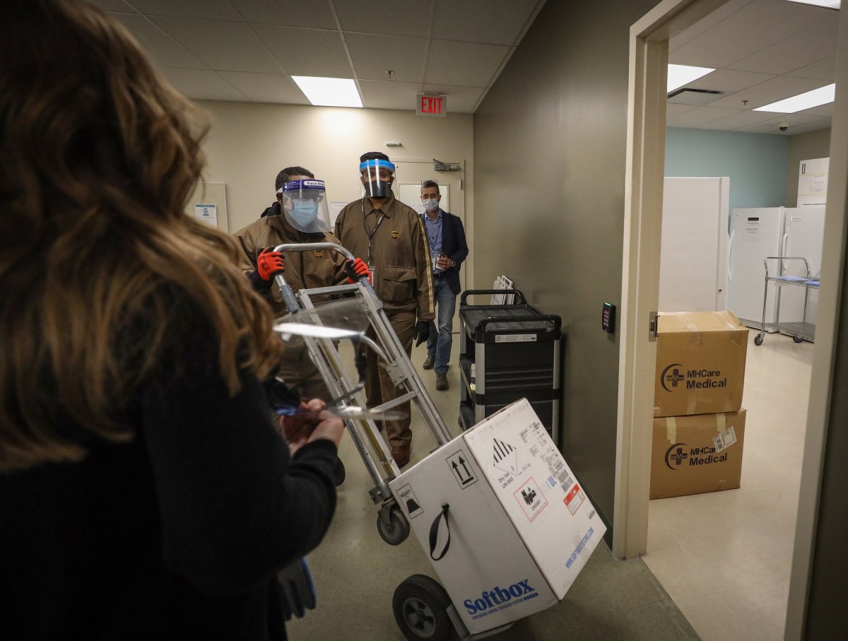 Alberta health-care workers receive province’s 1st COVID-19 vaccines ...