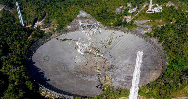 Footage shows catastrophic collapse of iconic Puerto Rico telescope - National | Globalnews.ca