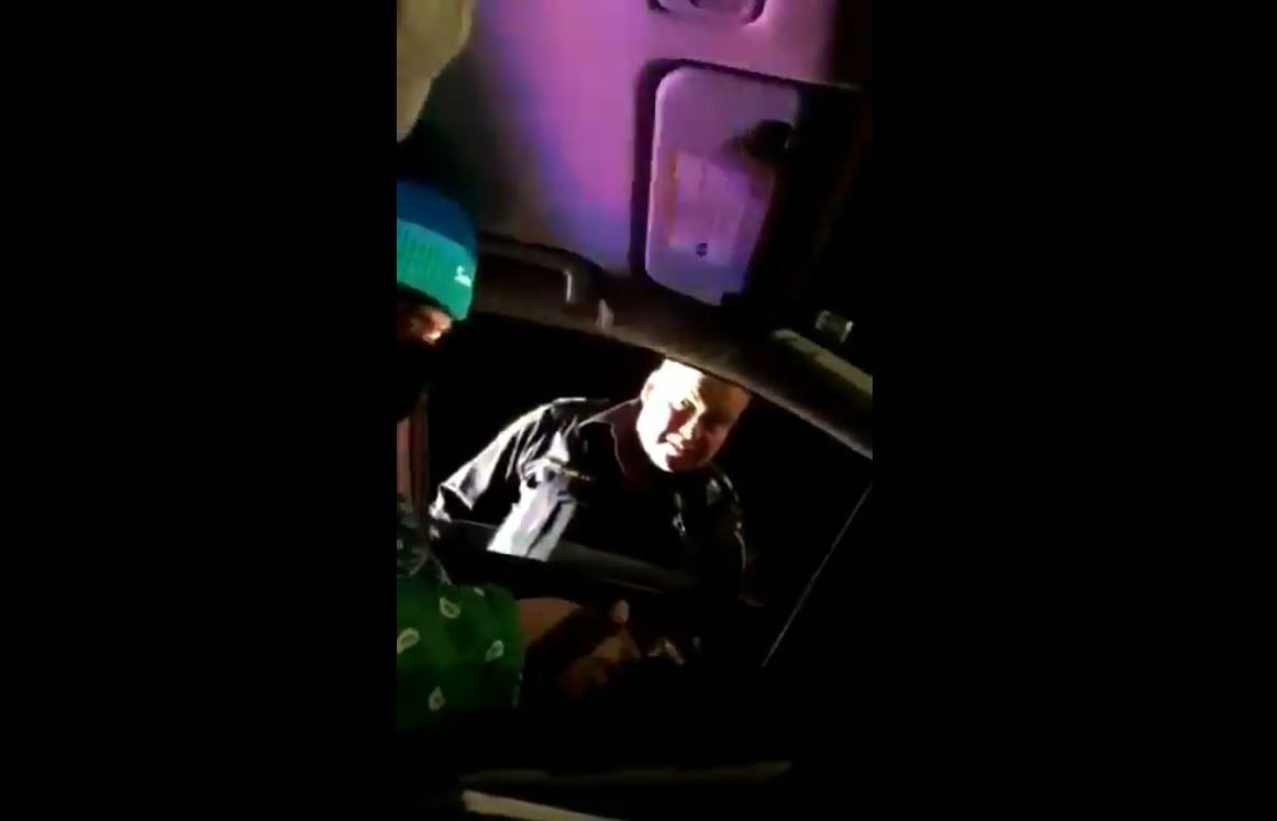 A video posted to Twitter Tuesday appears to show a Winnipeg police officer not wearing a mask during a traffic stop threaten to give the driver a ticket after being asked why he wasn't wearing a mask.