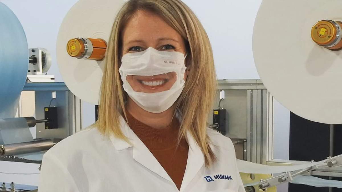 Geneviève Hardy of Entreprise Prémont shows off the Humask-Pro Vision mask. Wednesday, Dec. 9, 2020.