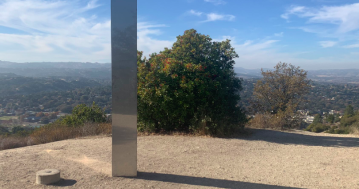‘I guess this is a thing’: Third metal monolith appears in California - National | Globalnews.ca