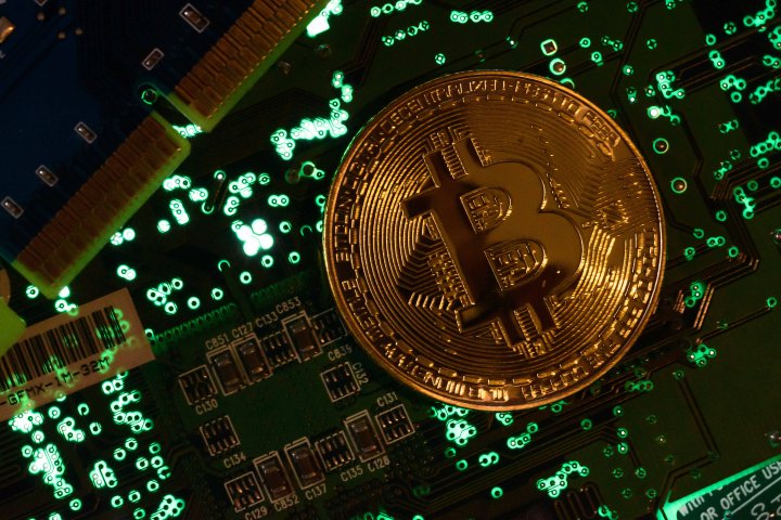 Un britanic oferă 59 de milioane de euro autorităţilor ca să îşi caute averea Bitcoin
