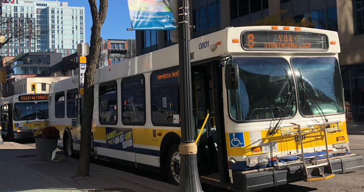Някои хора в Winnipeg хващат безплатни транзитни превози но не