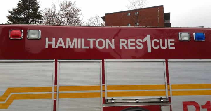 1 person sent to hospital following blaze at apartment building in Hamilton’s downtown