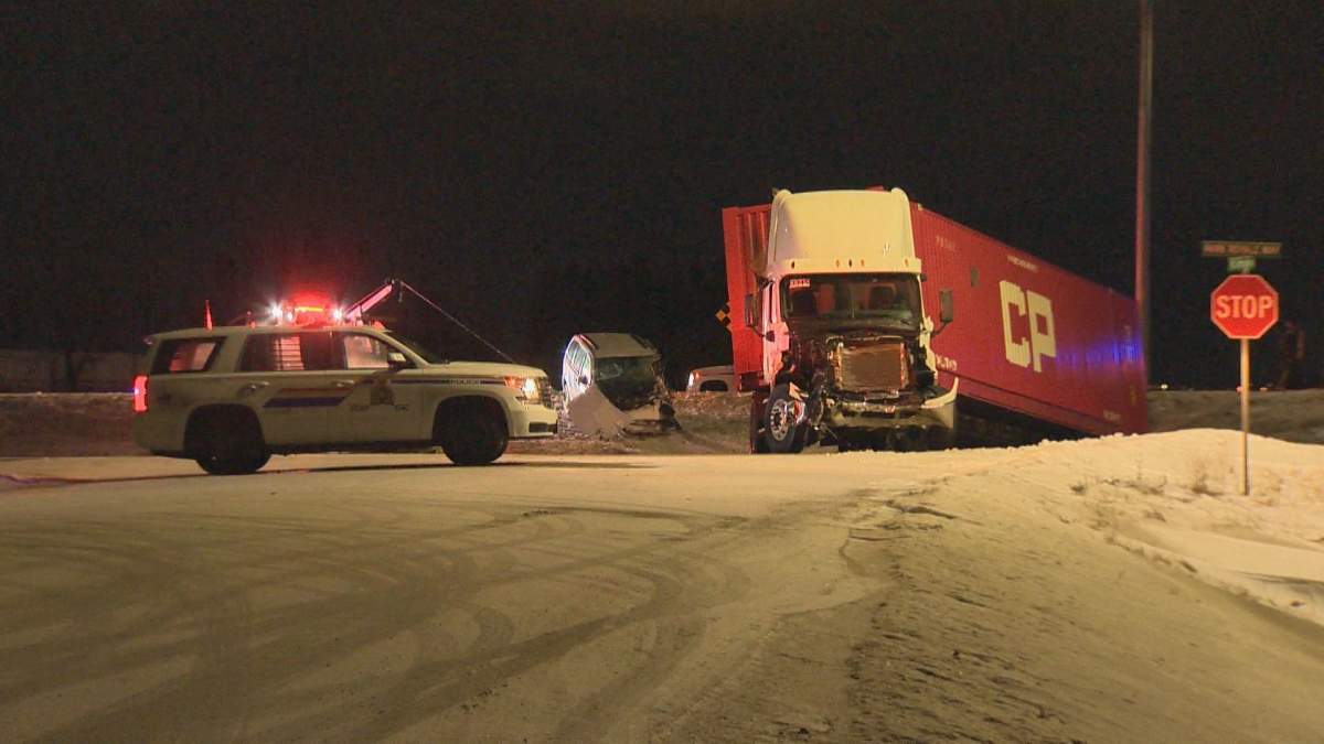 Semi, van involved in serious crash near CentrePort Canada Way - image