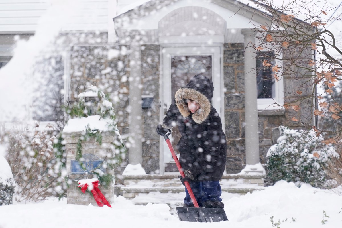 Environment Canada has issued a snowfall warning for parts of the GTHA.