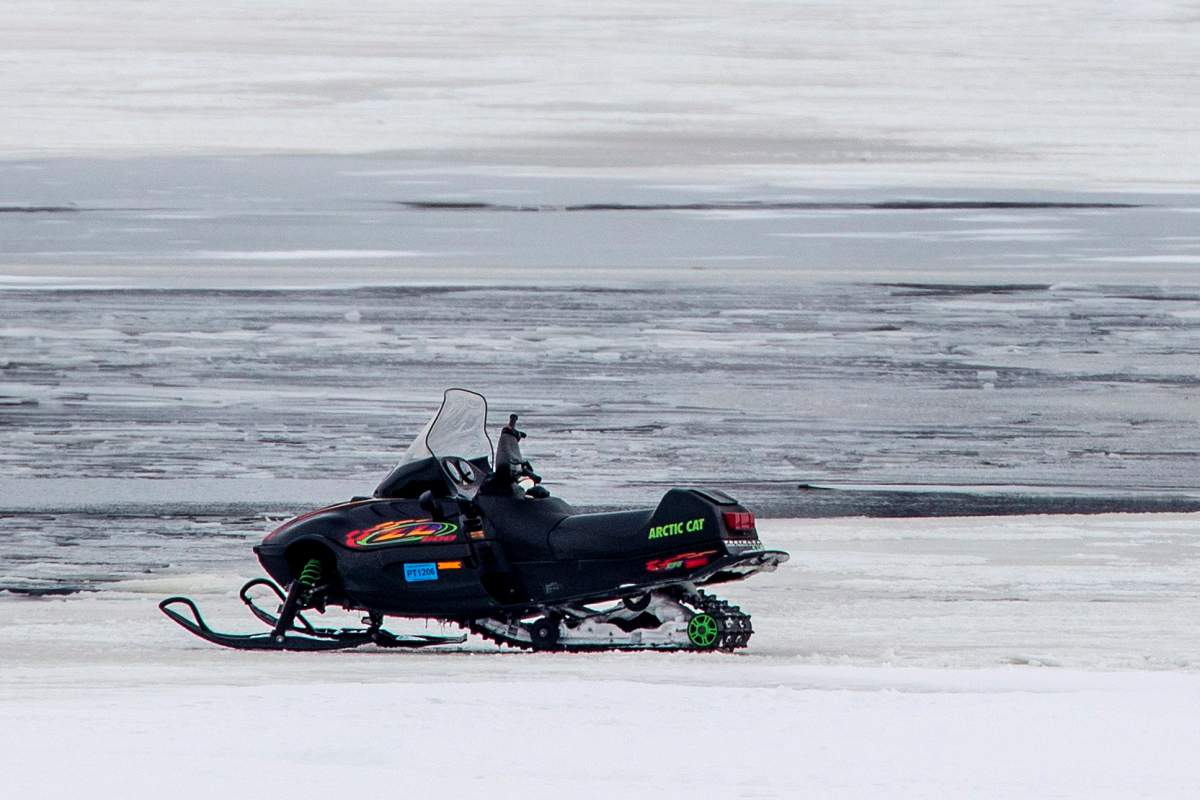 A new report says Canada averages 73 snowmobile deaths a year, with nearly 90 per cent of them involving males.