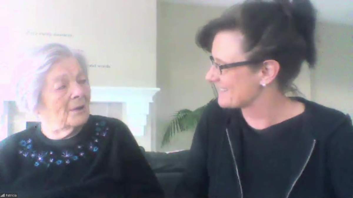 Pat Taylor (L) with her 94-year-old mother Theresa.