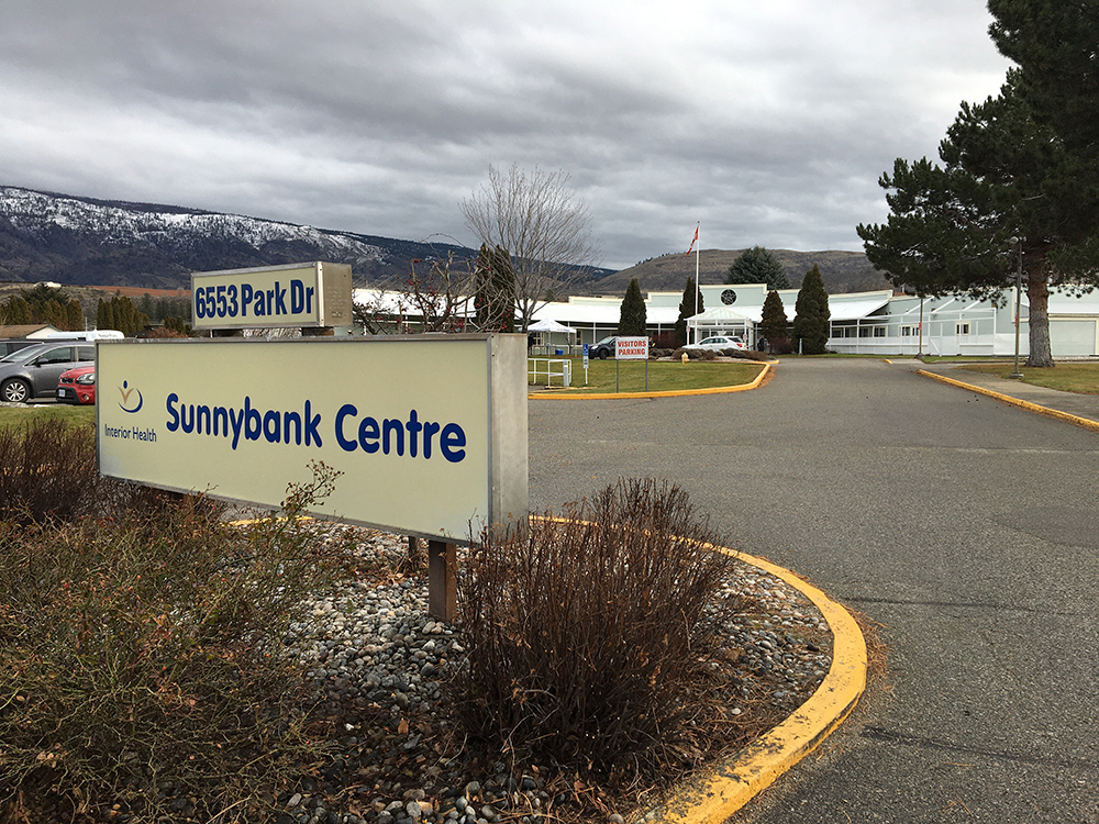 B C Министърът на здравеопазването Адриан Дикс казва че новият защитник