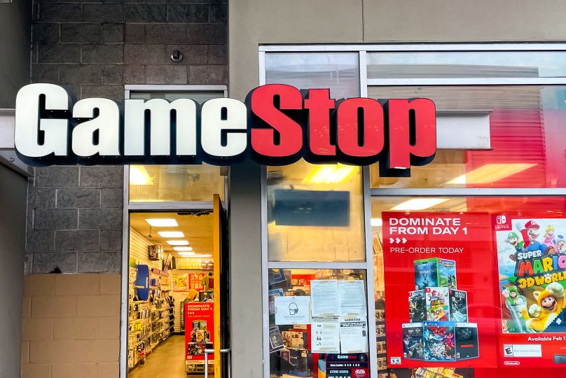 gamestop hold the line