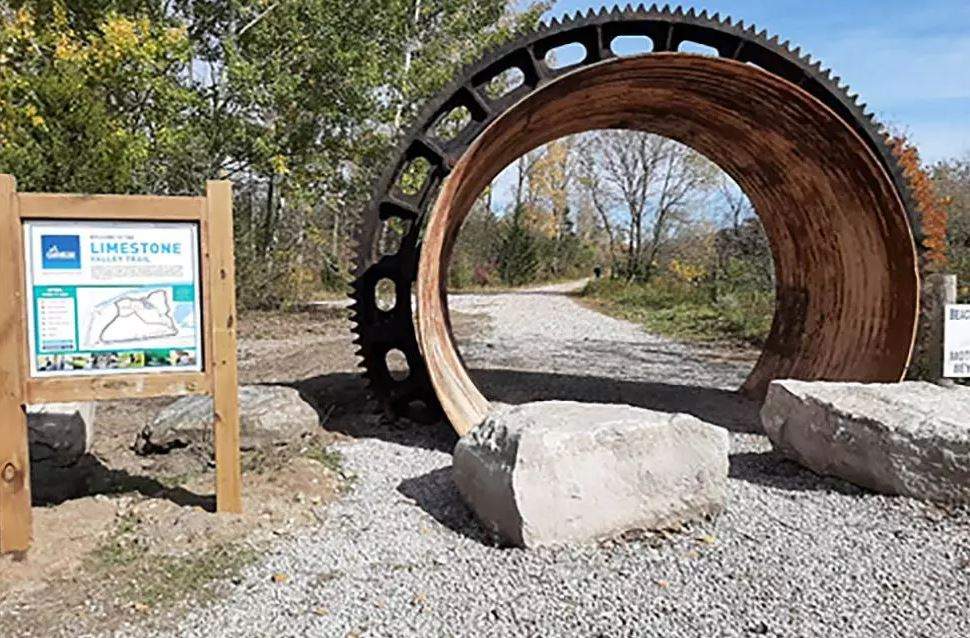 The entranceway to the Limestone Valley Trail.
