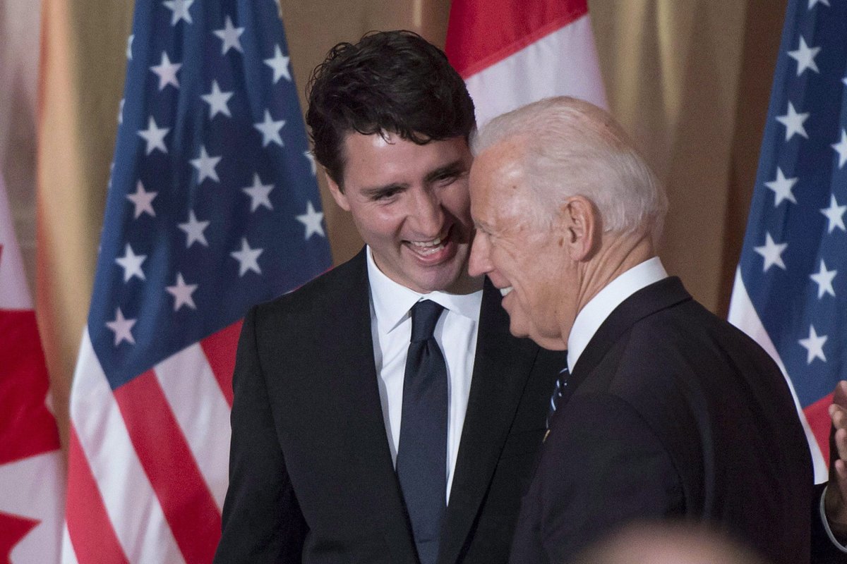 Prime Minister Justin Trudeau speaks with U.S. Vice-President Joe Biden after his address during a state dinner on Thursday, Dec. 8, 2016 in Ottawa. THE CANADIAN PRESS/Justin Tang.