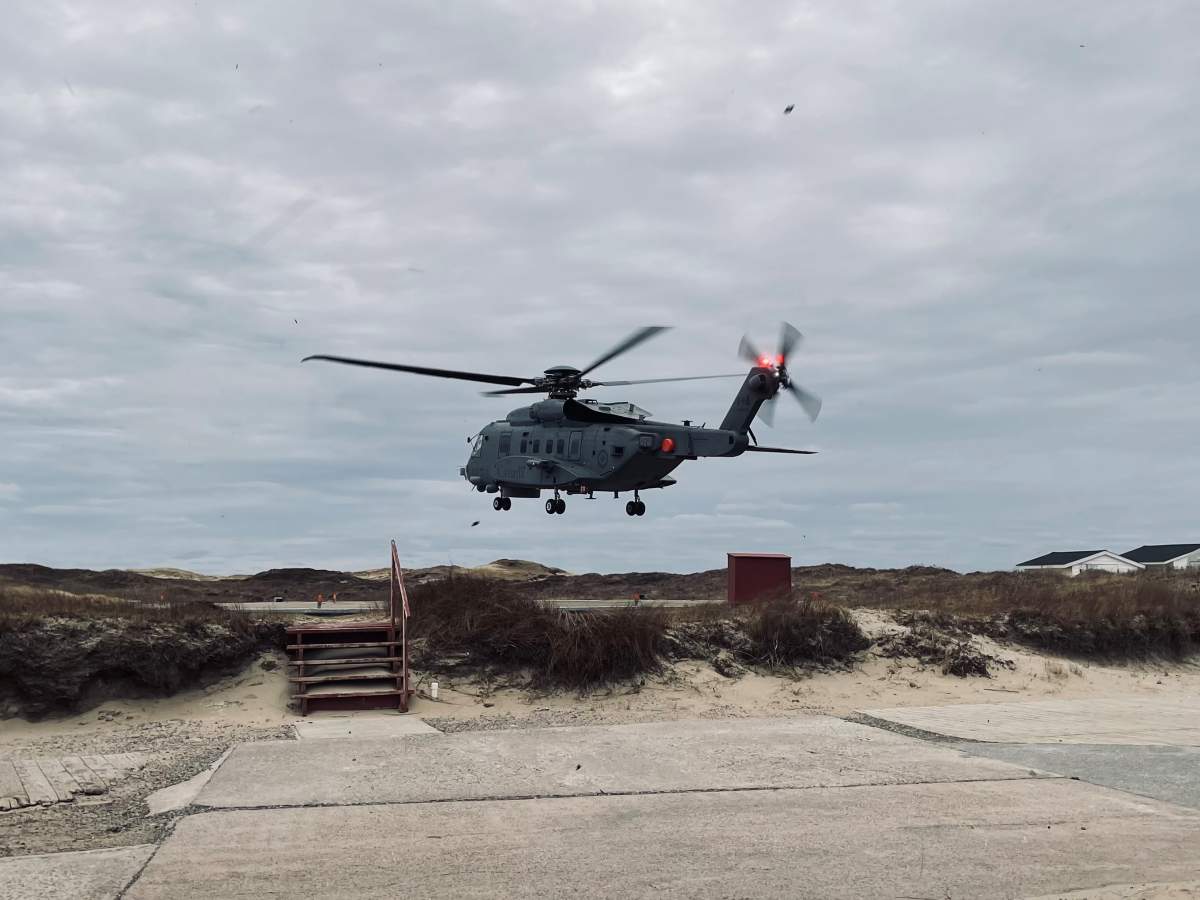 A trio of divers were dispatched to Sable Island. They were transported by a CH-148 Cyclone helicopter from 12-Wing Shearwater