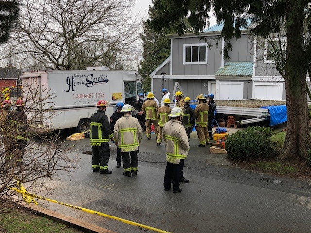 Delivery man dead after unattended truck collapses a carport - image