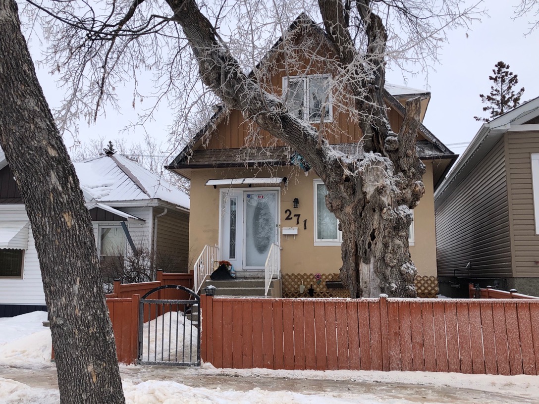 At 8:32 p.m. on February 27, 2021, the Winnipeg Fire Paramedic Service (WFPS) responded to reports of a fire in a single-storey house in the 200 block of Semple Avenue.