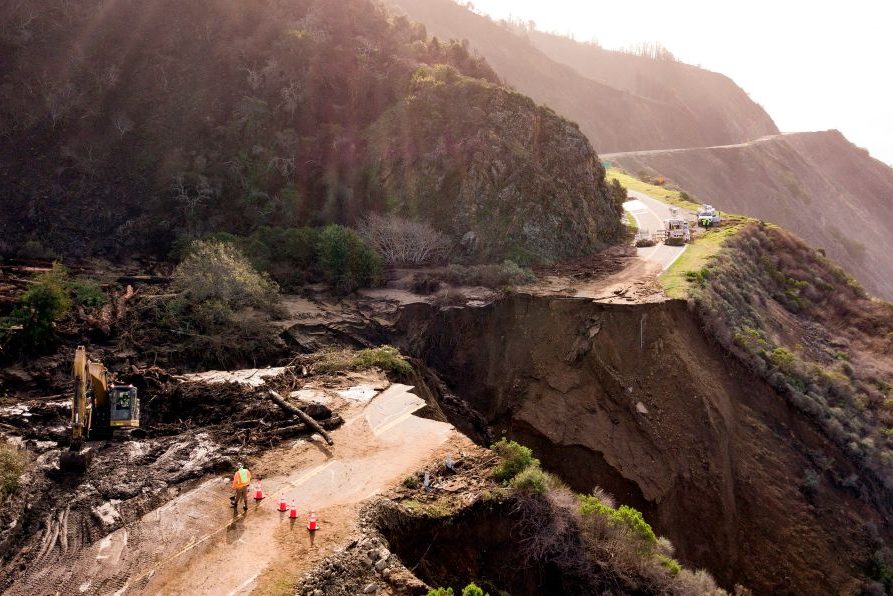 Drone footage shows disastrous collapse of California’s Highway 1