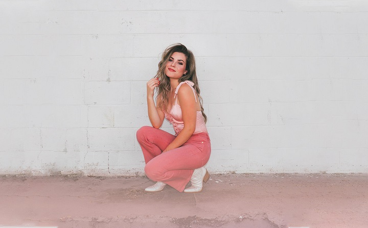 Saskatchewan's Tenille Arts earned a spot on the Rolling Stone's Breakthrough 25 chart after her song "Something like that" had more than five million streams in January. 