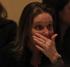 Бивш мениджър на сметка в Summerland Royal Bank призна че