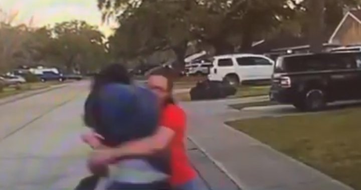 Texas Mom Tackles Man Suspected Of Peeping Into Teen Daughter’s Bedroom National Globalnews Ca
