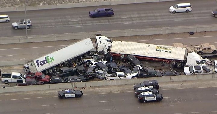 At Least 6 Dead In 130 Car Pileup On Icy Texas Highway National Globalnews Ca