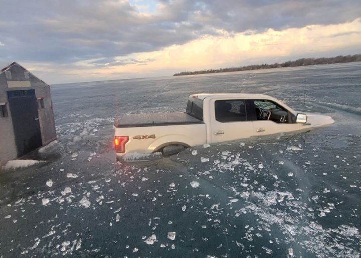 Police caution of unsafe ice conditions on Lake Simcoe after 7 people  rescued