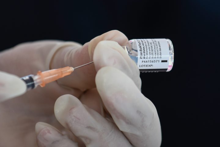 Police officers, adults in high-risk communities will soon be eligible for vaccine in Manitoba - image
