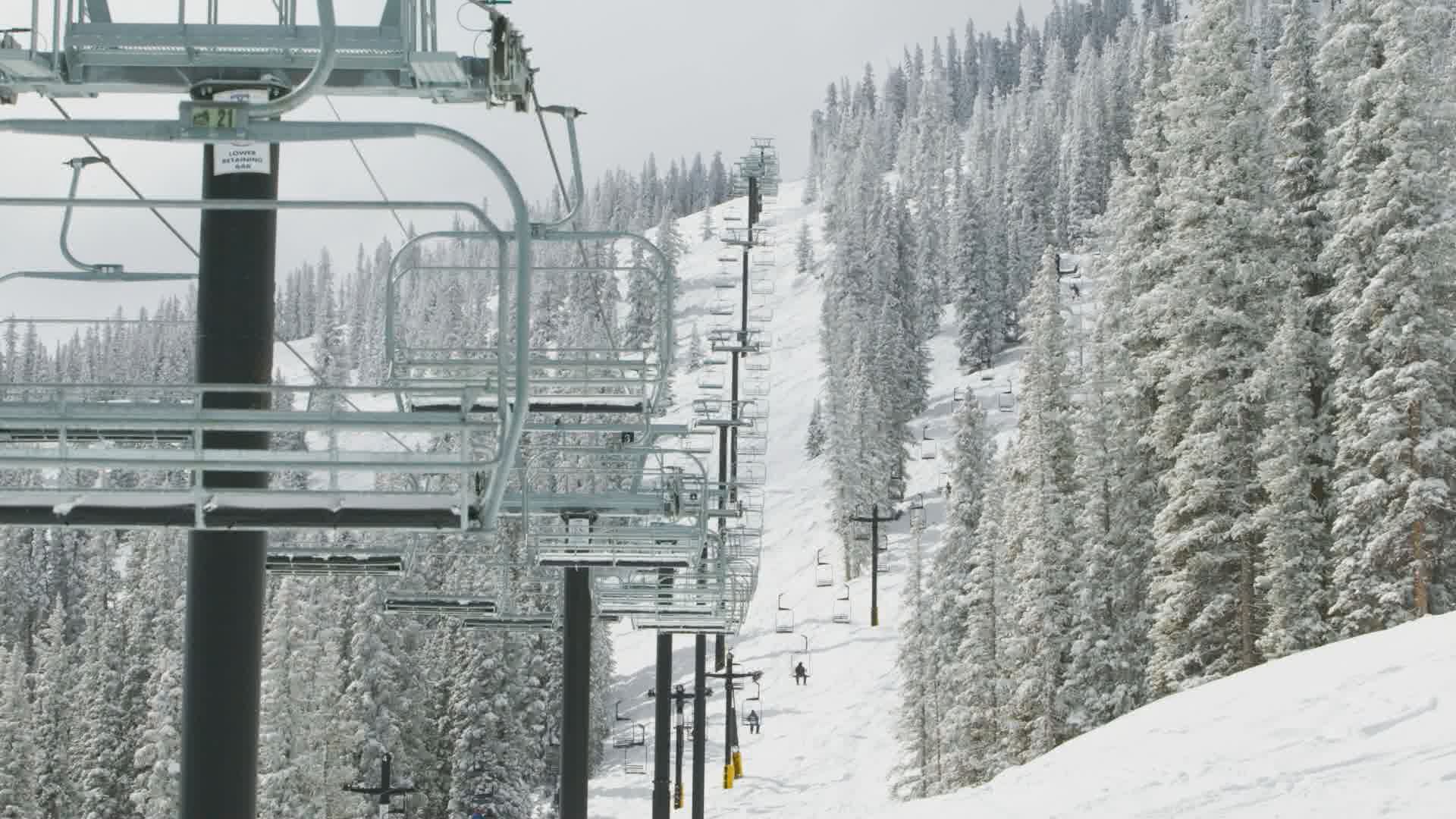 Скиор загина след това което Whistler Blackcomb описва като сериозен