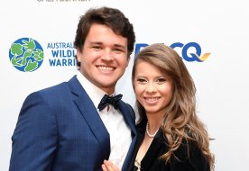 Bindi Irwin bringt erstes Kind mit Ehemann Chandler zur Welt Powell