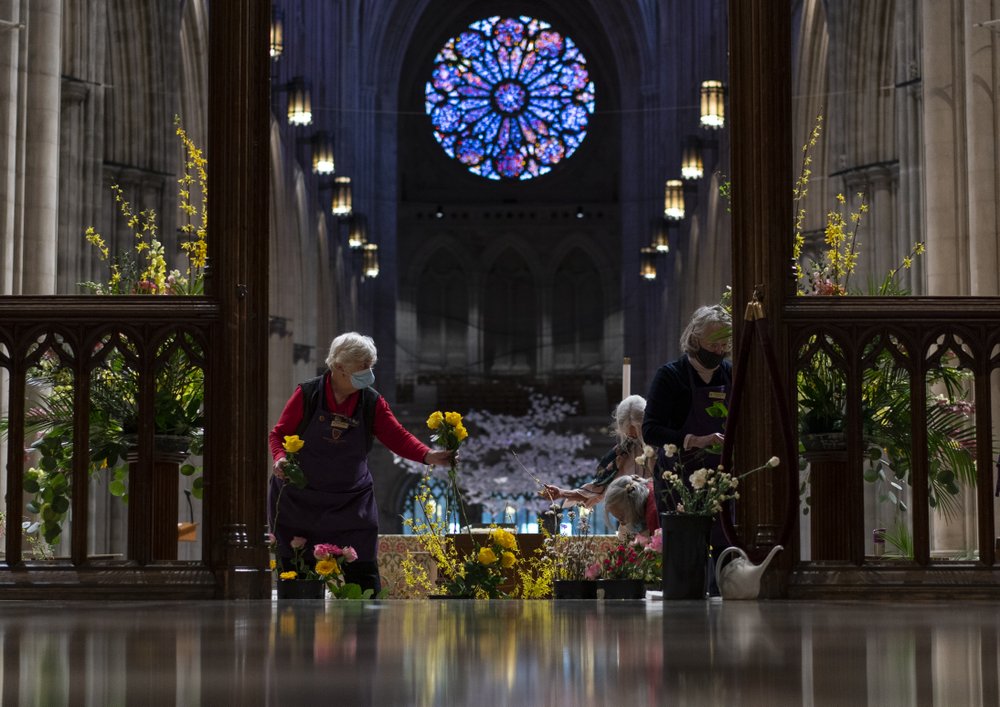 Singing hymns through masks, Christians celebrate 2nd Easter amid COVID-19 pandemic - image
