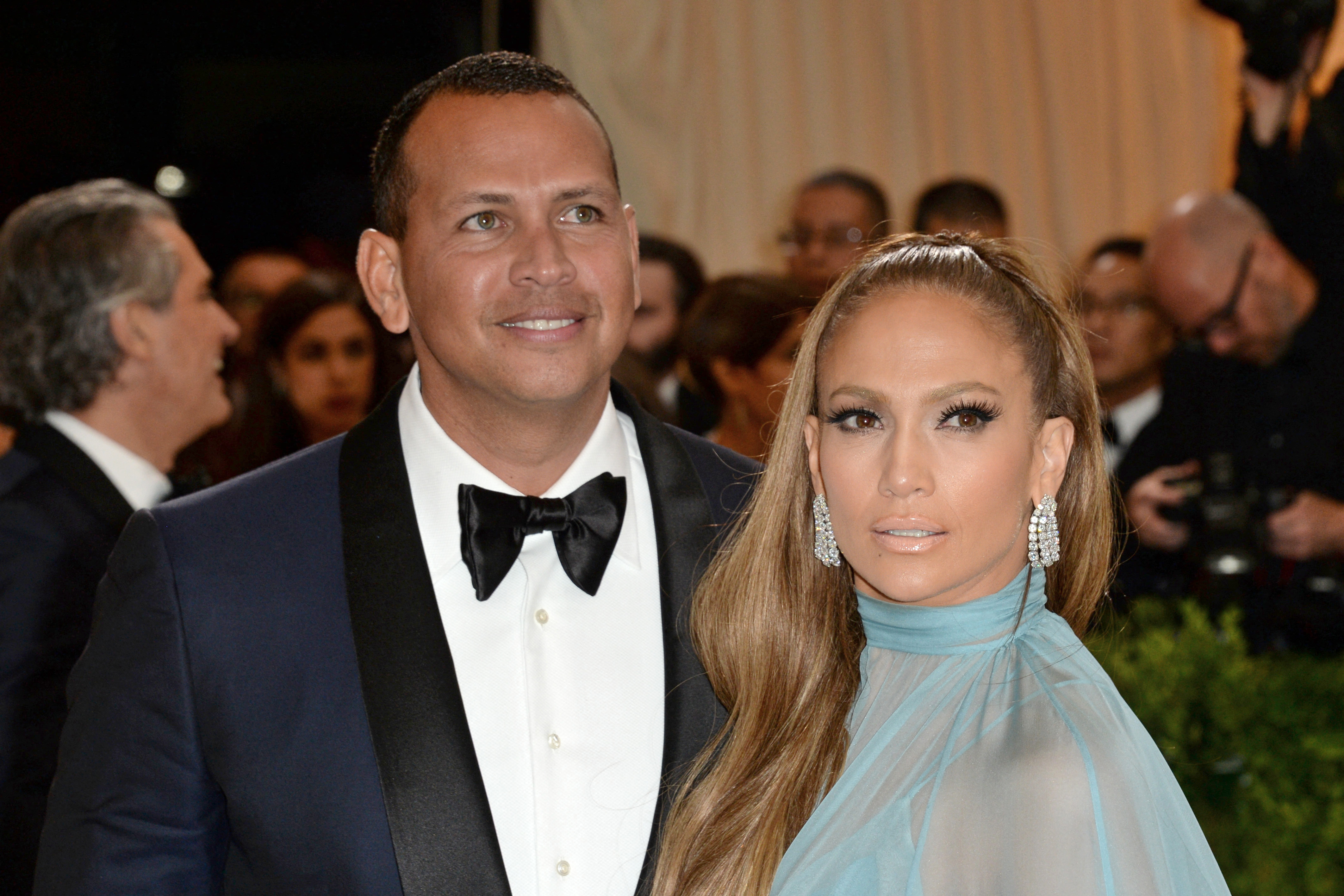 Jennifer Lopez and Alex Rodriguez call off engagement, announce split