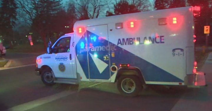 Мъж е тежко ранен при катастрофа в Торонто, оставила го в безсъзнание