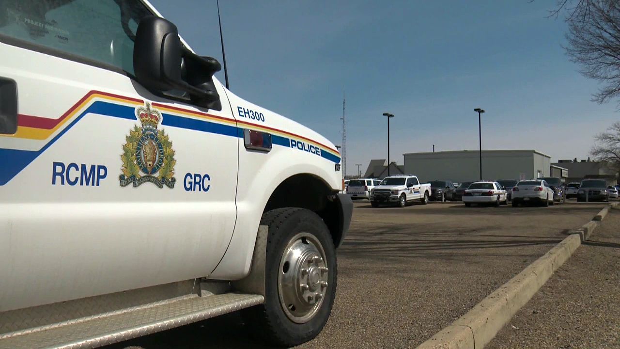 Двама младежи са изправени пред убийство и палежи след като