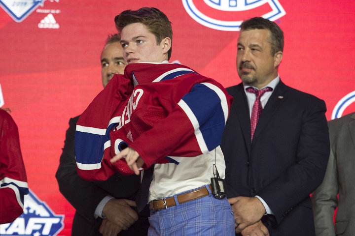 Canadiens prospect Cole Caufield wins 2021 Hobey Baker Award