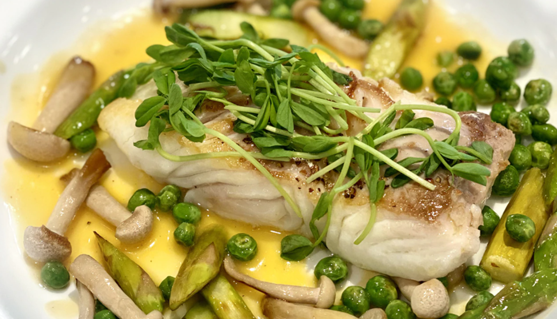 Recipe: Fresh Pacific halibut with orange beurre blanc | Globalnews.ca