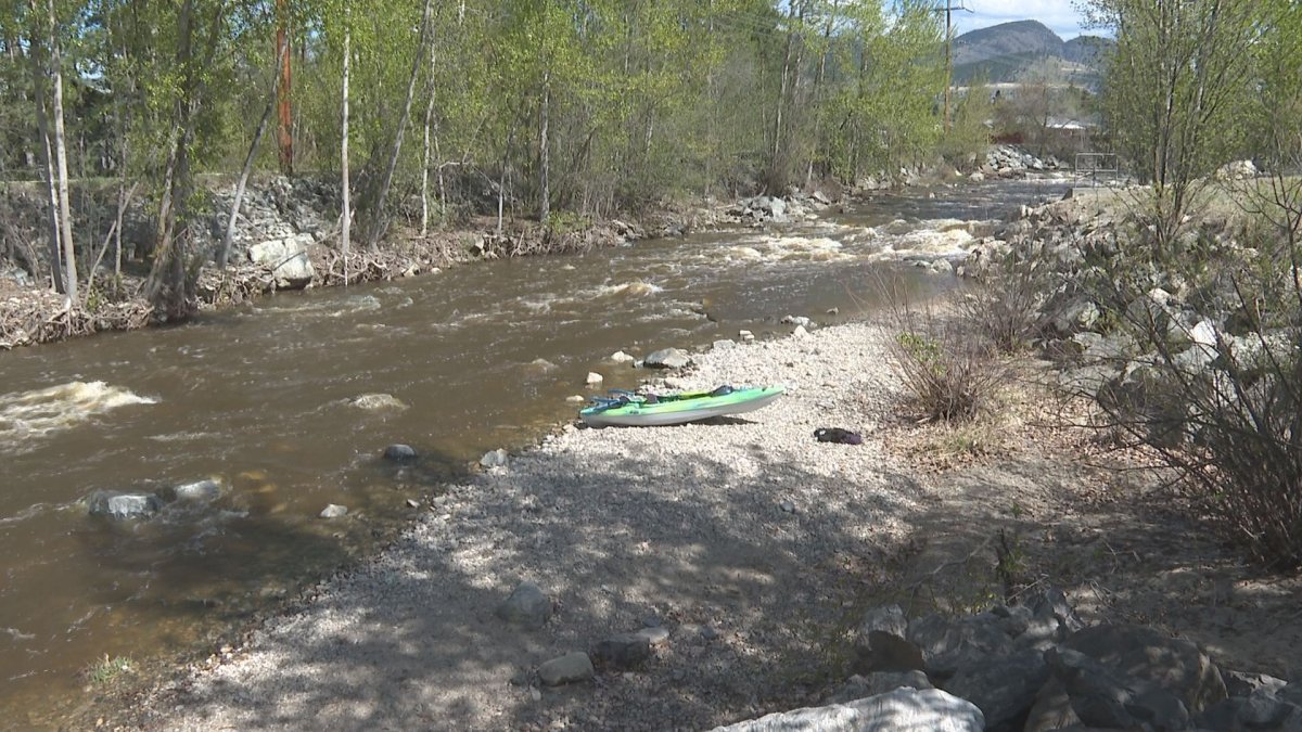 The Kelowna Fire Department was called to help three kayakers who got into trouble on Mission Creek. 
