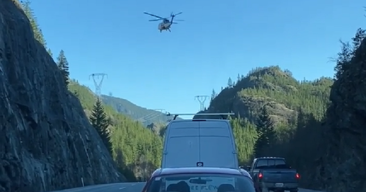 Голяма авария затвори магистралата Sea to Sky близо до Stawamus Chief