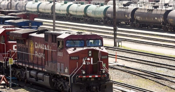 26 outstanding issues between CP Rail, Teamsters could result in lockout by Sunday