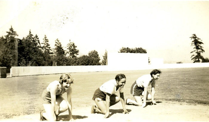 Barbara Howard on the track at the 1938 British Empire Games