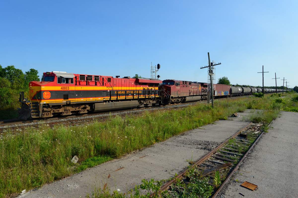 CP and CN are battling for ownership of KCS in 2021.