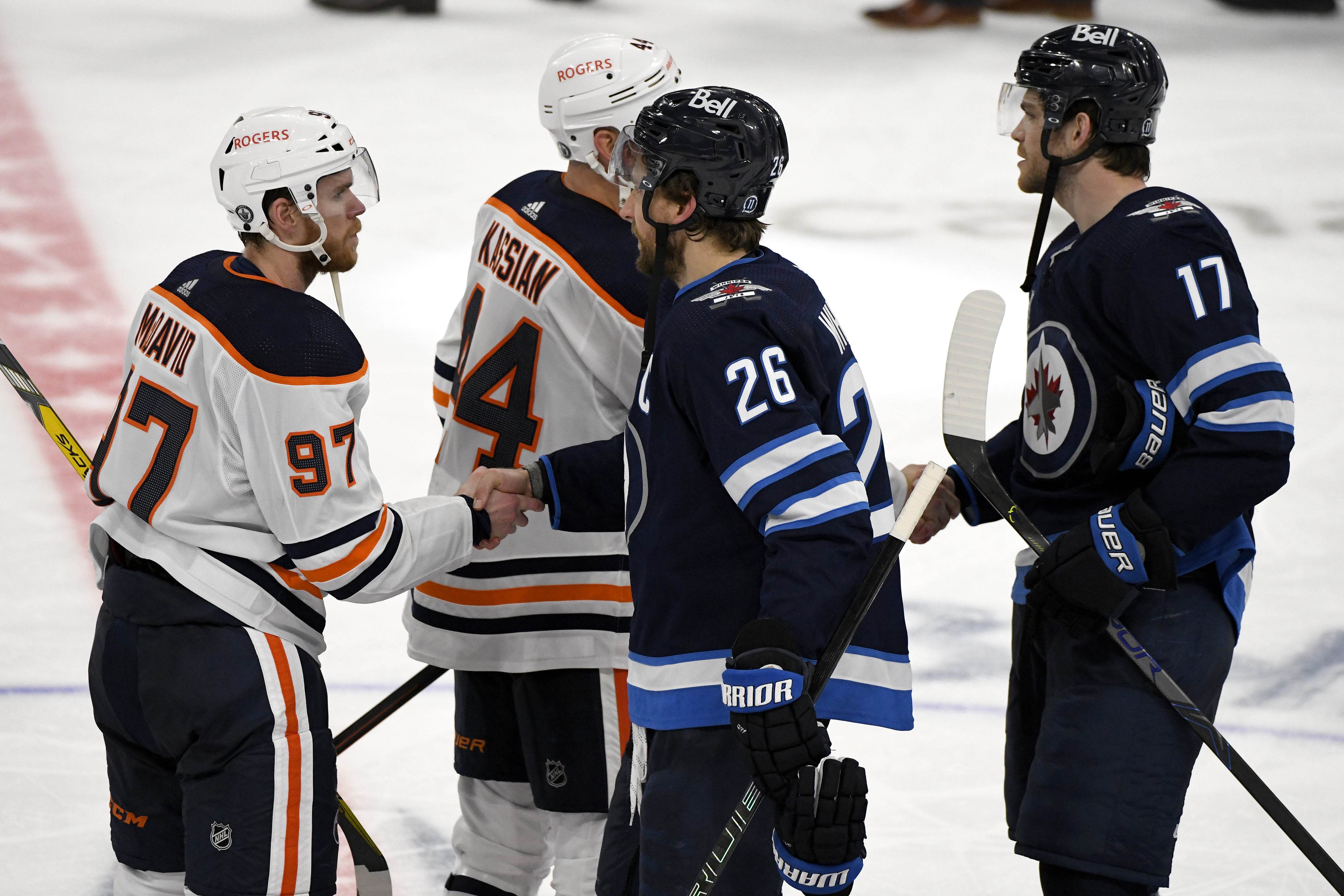 Oilers lose to Jets in pre-season opener