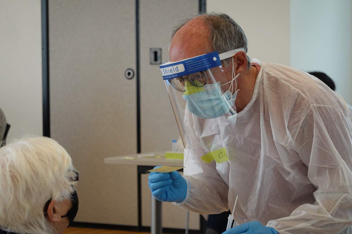 COVID-19 rapid test volunteer