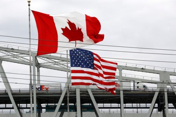 Canada-U.S. border closure extended again, until July 21 - National | Globalnews.ca