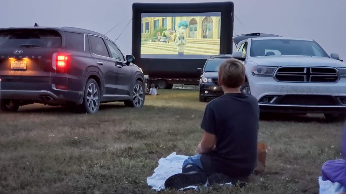 A drive-in movie experience is popping up by Saskatoon this weekend to offer customers some cinema under the stars. 