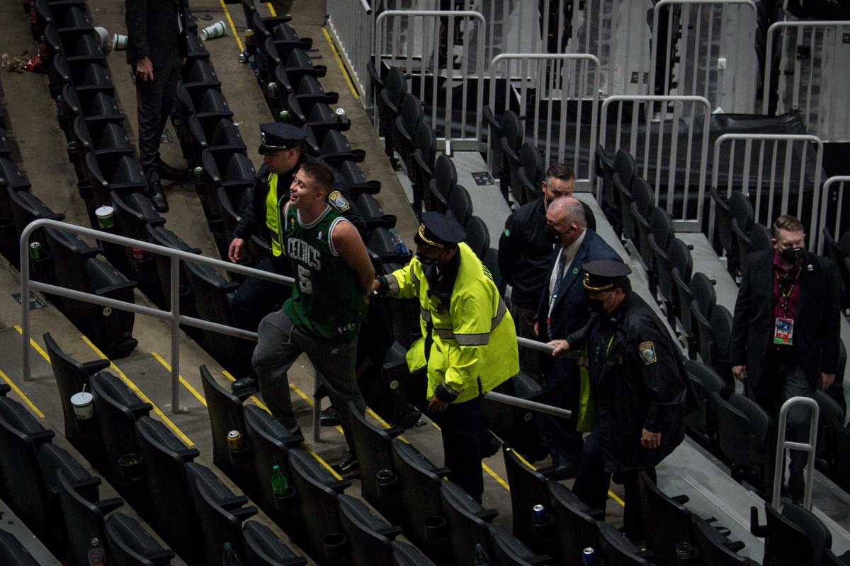 https://globalnews.ca/wp-content/uploads/2021/05/fan-arrested-nets-celtics.jpeg?quality=85&strip=all&w=1200