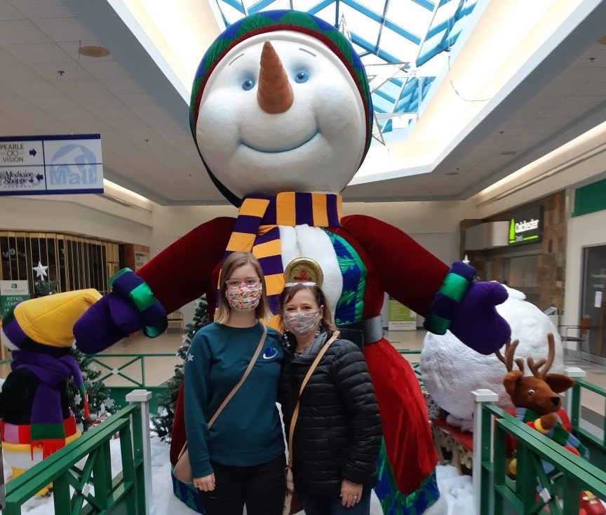 Taylor Hicks is pictured here with her mother, Susie Hicks-Gordon.