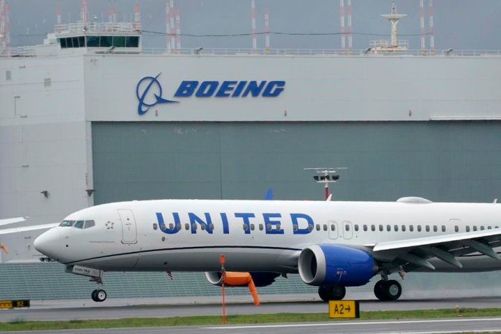 United Airlines crew finds panel missing on Boeing 737 plane after landing
