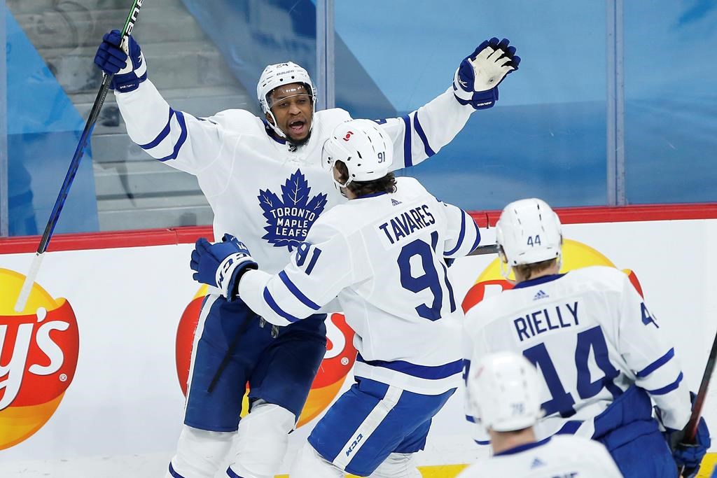 Maple Leafs reportedly in talks to re-sign Wayne Simmonds