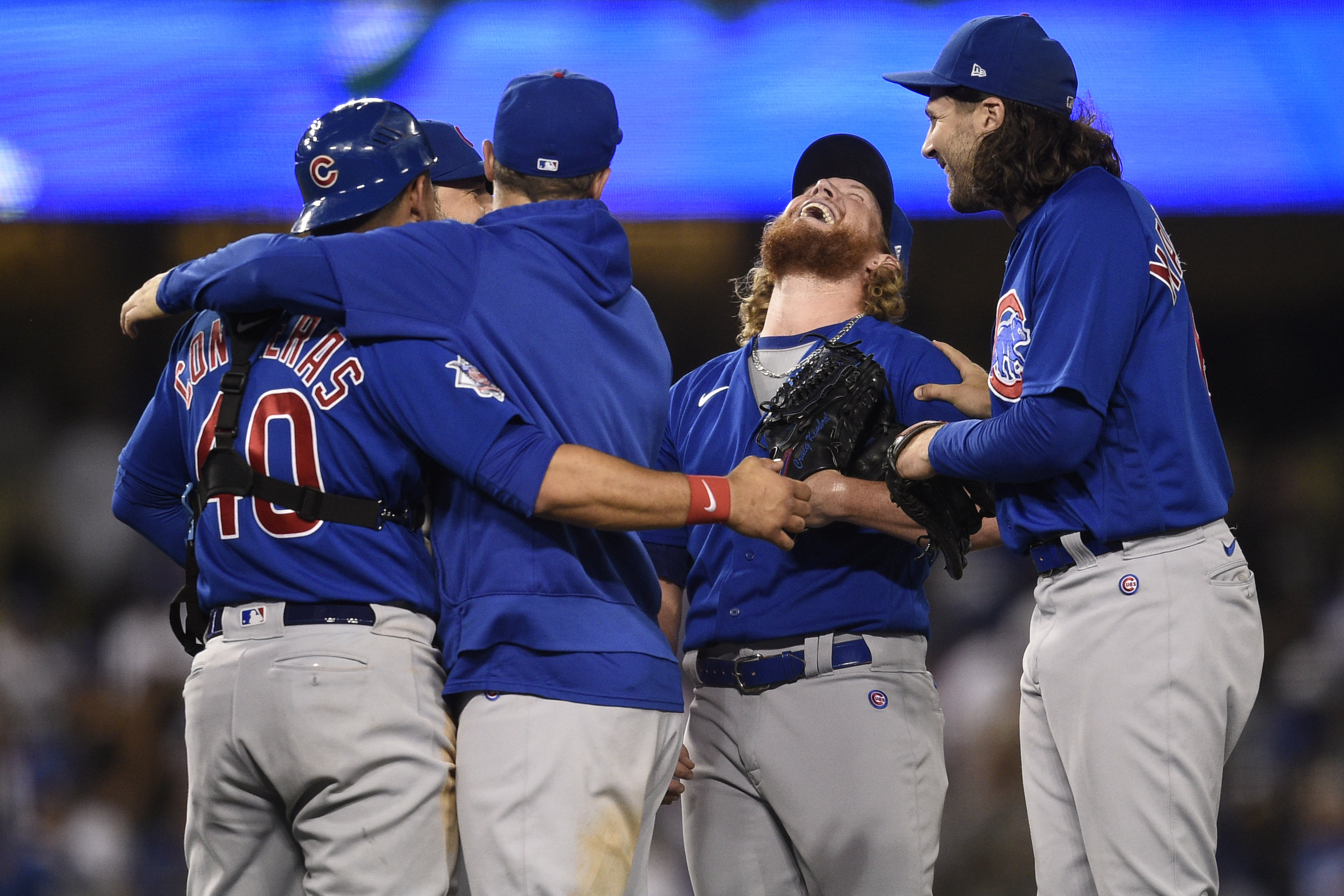 Javier Baez's two home runs slam the door on the Dodgers