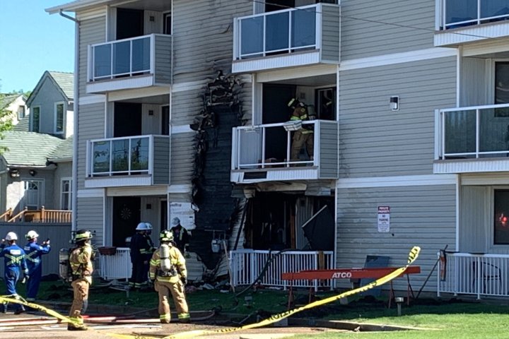 Gas leak and explosion forces residents out of central Edmonton apartment building